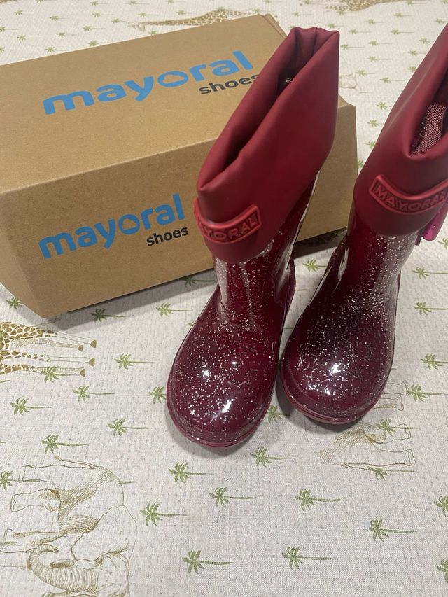 Botas de agua Mayoral talla 22.