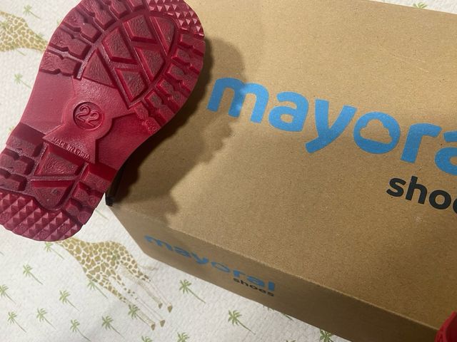 Botas de agua Mayoral talla 22.