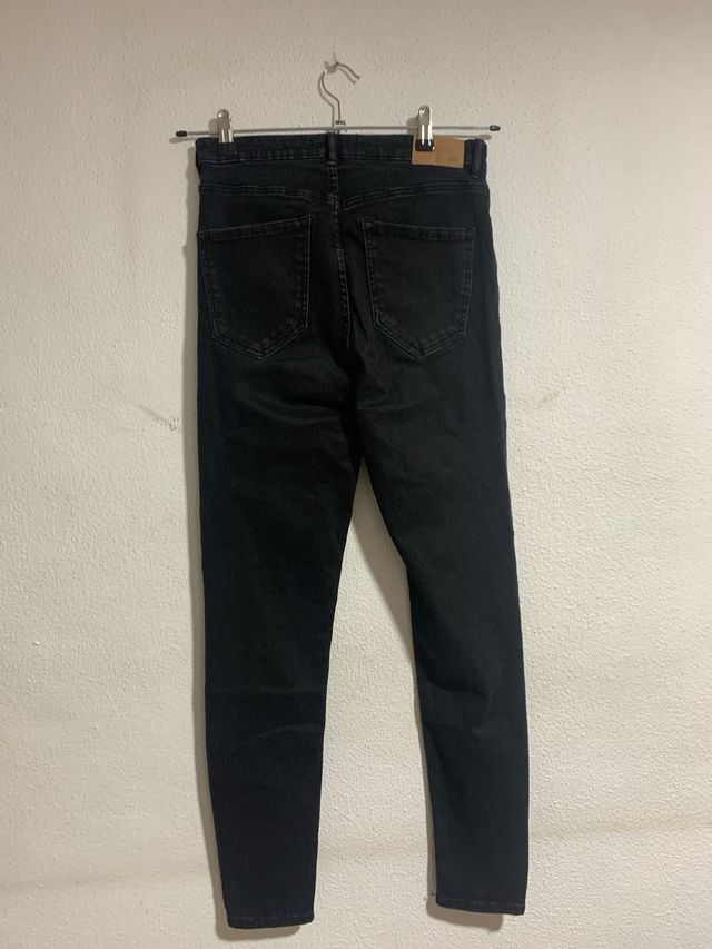Pantalón vaquero negro Zara Talla 42