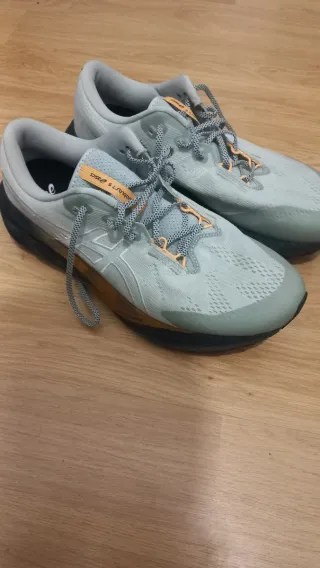 Asics Novablast 5 TR Gris/Verde