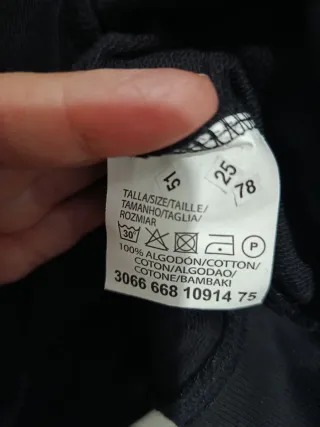 Sudadera Inside Negra con Capucha