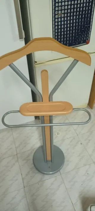 Galán de noche madera y metal