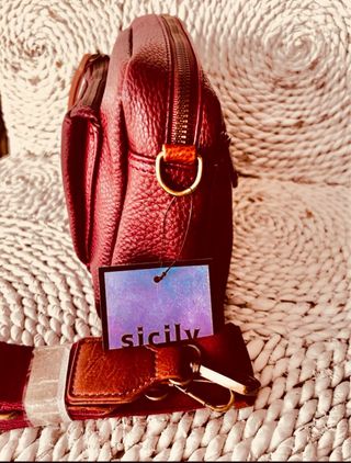 Bolso hombro o cruzado color teja a estrenar .