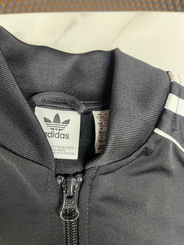 Sudadera Adidas Negra Cremallera talla 13/14 años