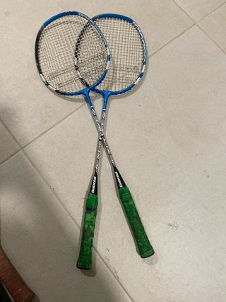 Lote de 3 raquetas y 2 de bádminton