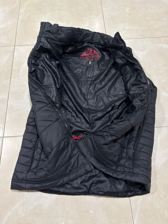 Chaleco negro acolchado