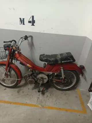 Antigua moto clásica