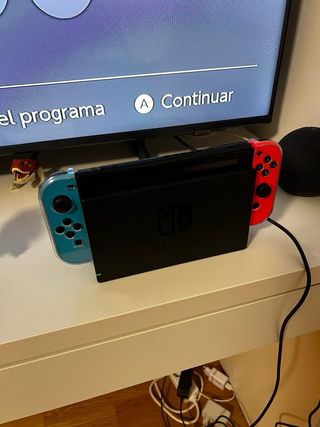 Nintendo Switch Negra/Azul/Roja