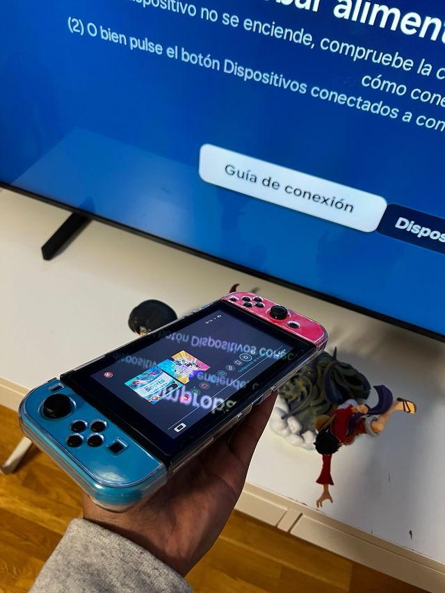 Nintendo Switch Negra/Azul/Roja