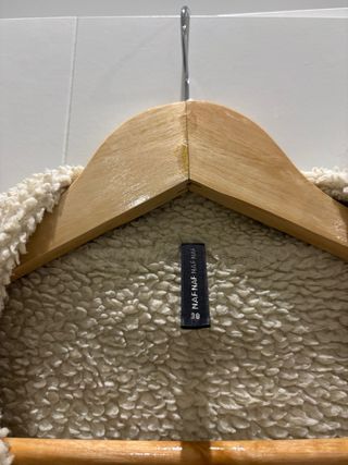 Chaqueta borreguito Naf Naf. Buena calidad