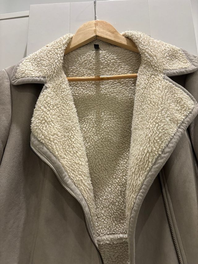 Chaqueta borreguito Naf Naf. Buena calidad