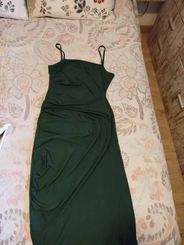 Vestido midi verde tirantes