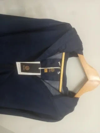 Chaqueta cortavientos Reld con capucha azul