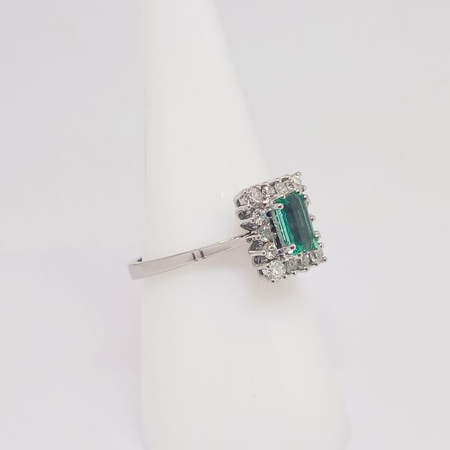 Sortija Oro Blanco Esmeralda Brillantes