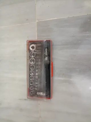 Cajita de herramientas pequeñas.