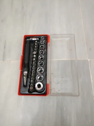 Cajita de herramientas pequeñas.