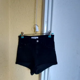 Shorts vaqueros negros Pull&Bear Talla