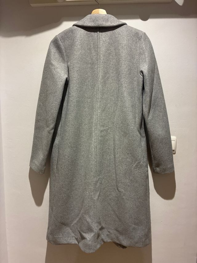 Abrigo largo gris Zara