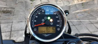 Moto Guzzi V7 Stone III 2021