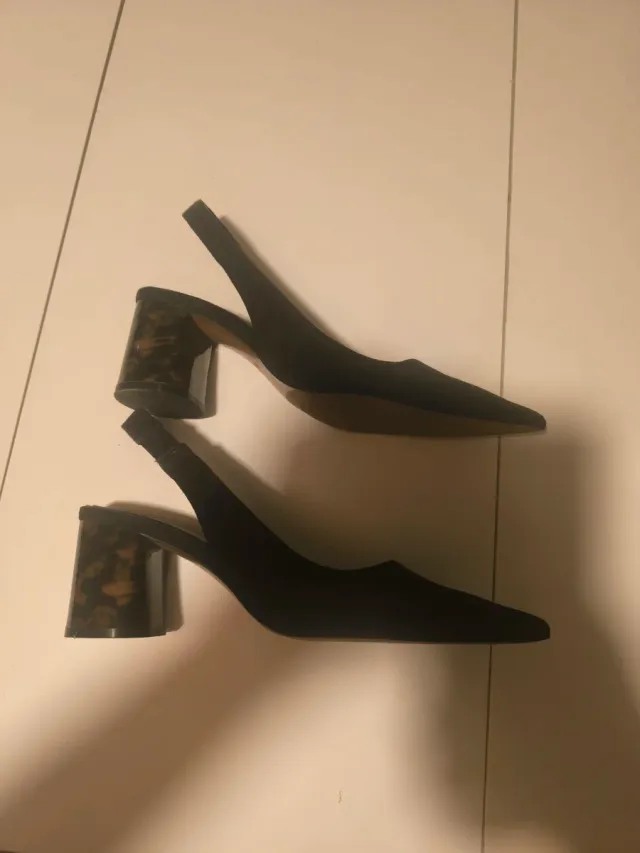 Zapatos de tacón Zara negros