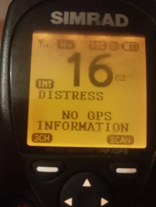 Radio VHF/GPS Simrad HH36 precio negociable