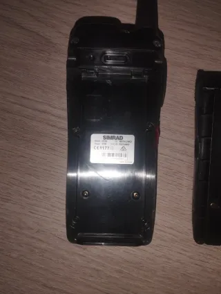 Radio VHF/GPS Simrad HH36 precio negociable