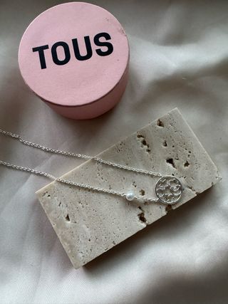 Collar Tous Silueta Plata y Perla