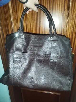Bolso marrón de piel