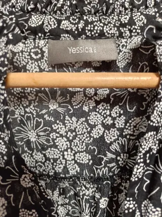 Vestido midi floral negro y blanco