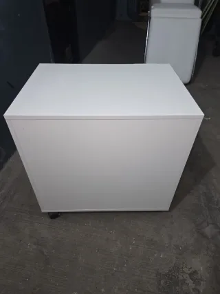 Cajonera blanca con ruedas