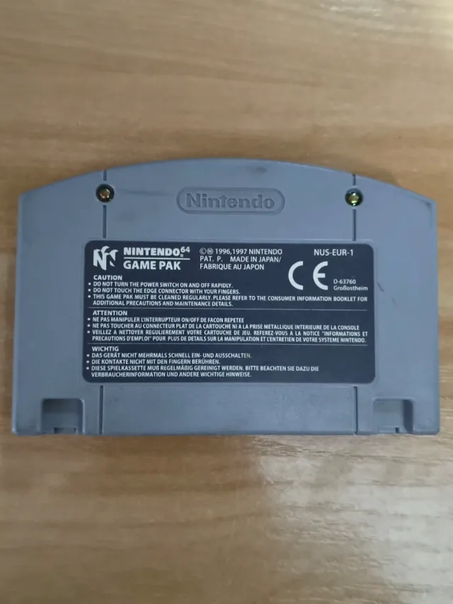 Cartuccia del videogioco Banjo-Kazooie per Nintendo 64, originale in buone condizioni e funzionante