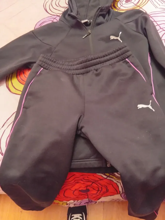 Chándal niña Puma negro con detalles rosas