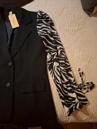 Blazer Negro Mangas Animal Print