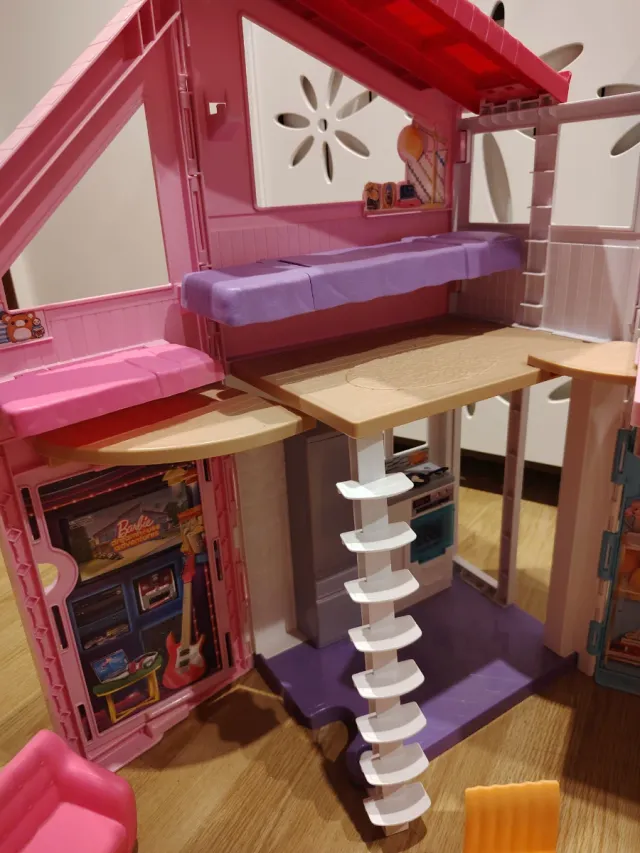 Casa Barbie Malibu, regalo coche