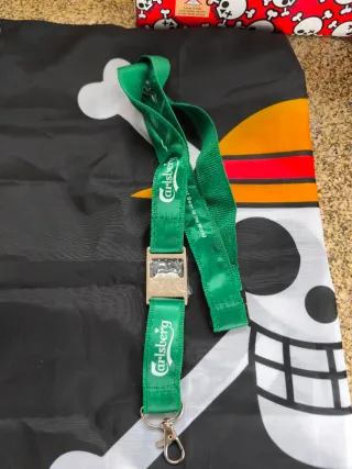 Cordão Carlsberg com mosquetão