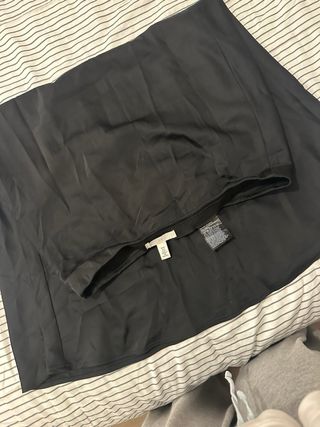 Falda larga negra satinada