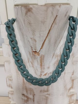Collar Corto de Eslabones Grandes Verde Azulado