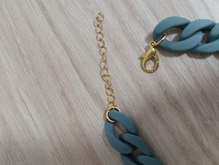 Collar Corto de Eslabones Grandes Verde Azulado