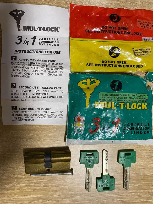 Bombín Mul-T-Lock 3 en 1 con 5 llaves