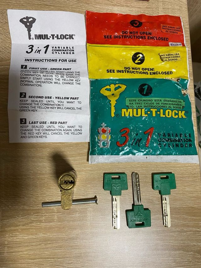 Bombín Mul-T-Lock 3 en 1 con 5 llaves