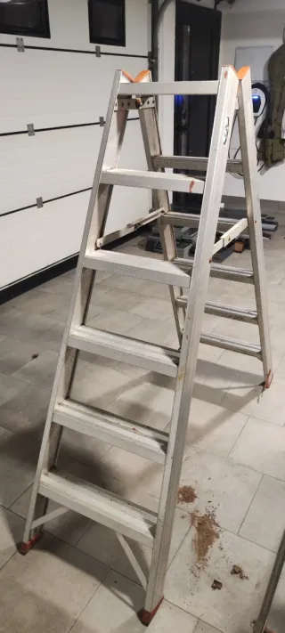 Escalera aluminio 5 peldaños muy resistente