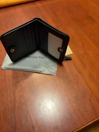 Portafoglio donna nero in similpelle