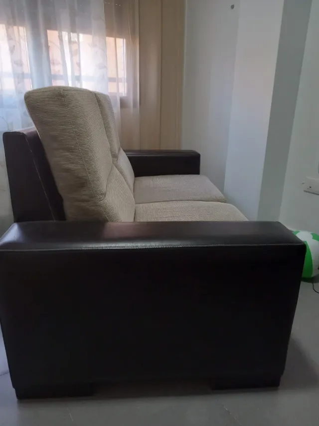 Sofá 2 plazas polipiel y tela