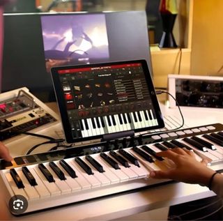 Piano MIDI en perfecto estado