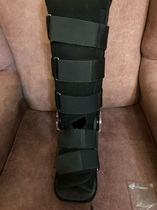 Bota ortopédica ajustable para pierna talla M