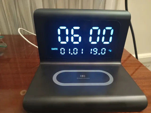 Reloj Digital Carga Inalámbrica Móvil