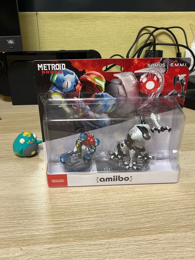 Amiibo Samus & E.M.M.I. Metroid Dread Nintendo