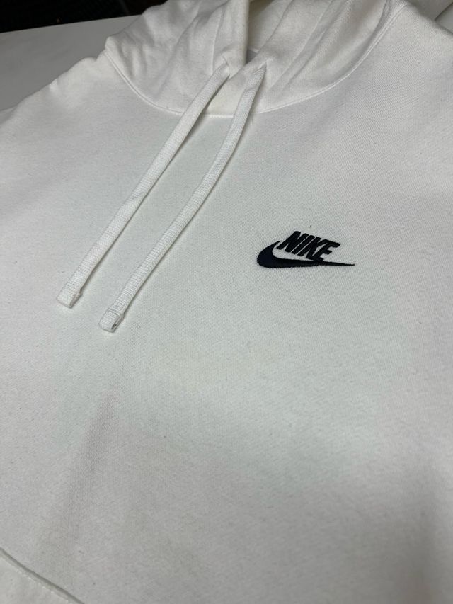 Sudadera Nike Blanca con Capucha