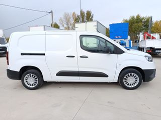 TOYOTA 1.5D 75kW 100CV GX Larga FURGON 3 PLAZAS