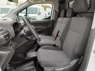 TOYOTA 1.5D 75kW 100CV GX Larga FURGON 3 PLAZAS